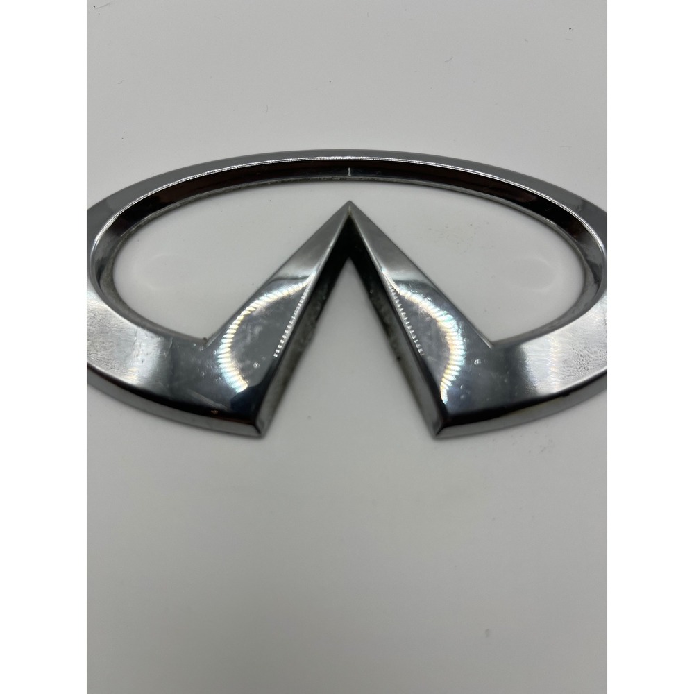 Infiniti Emblem Badge Rear Trunk Logo 84890-5Y800 Chrome Silver Used - Picture 3 of 5